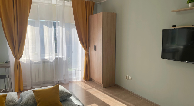 Апартаменты Standard Апартаменты J&N Apartments Трёхместная студия с балконом в центре города Московский 16