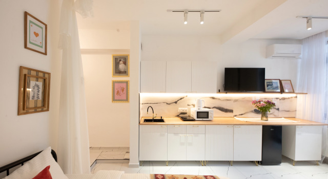 Студия Comfort с балконом и с видом на внутренний двор Мини-отель HB Apartments Chitadze