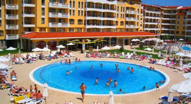 Апарт-отель Menada Royal Sun, Забронировать Отель Отели Солнечного берега с бассейном, рядом с Клуб GRAND, Бассейн