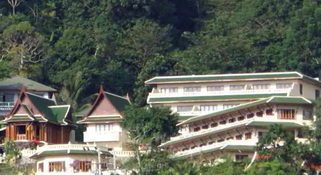 Prince Edouard Apartments & Resort Patong Beach Phuket, Забронировать Апартаменты/квартира Отели острова Пхукета с бассейном, Бассейн