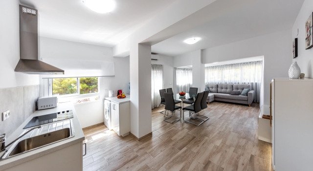 Пентхаус с 2 комнатами с балконом и с красивым видом из окна Sonrisa Apartments