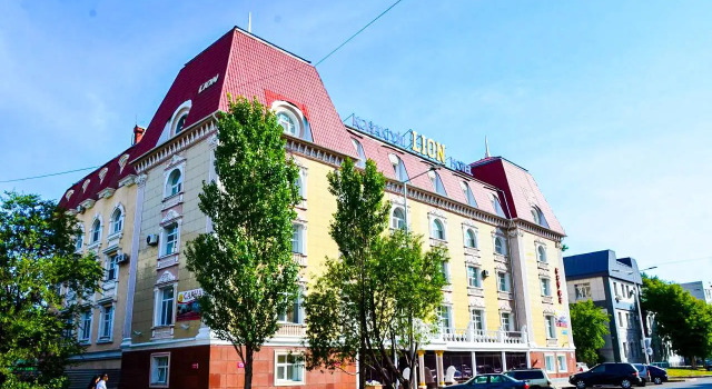Отель Lion