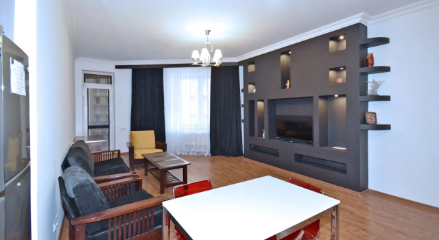 Trekhkomnatnaya Prostornaya na Severnom Prospekte, Hh556 Flat, Prenota Appartamento Erevan Armenia