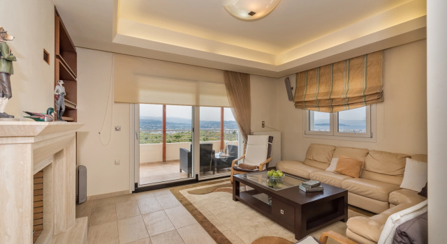 Вилла с 3 комнатами с балконом и с красивым видом из окна Karmilos Hill Villa