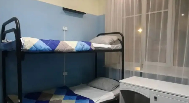 Кровать в общем номере (женский номер) с видом на город Хостел LikeHomeHostel