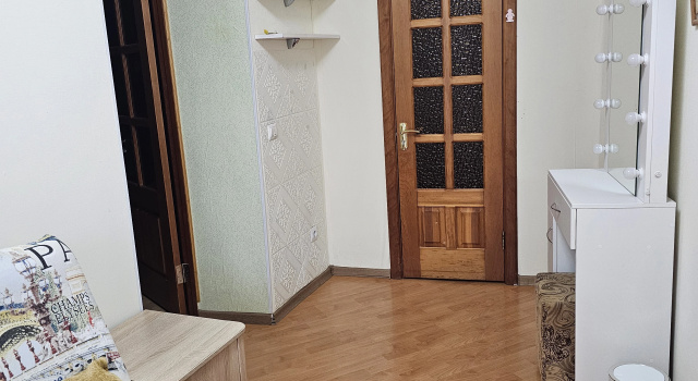 Living quarters Komnata S Lodzhiey Na Zmeinke 2, Buchen Sie Hotel Wladiwostok 