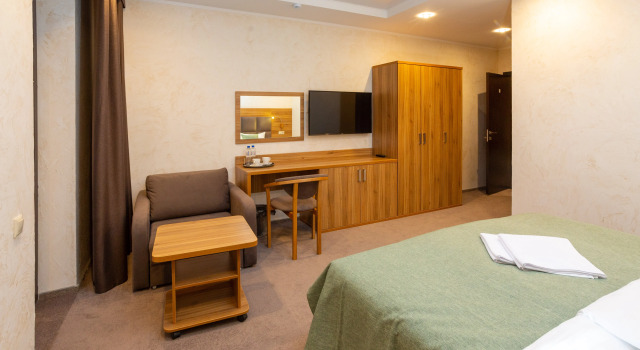 Трёхместный номер Deluxe с балконом Отель Chalet FoRRest