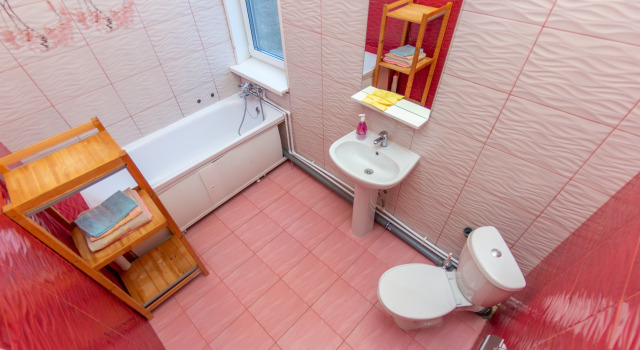 Koloritny Dom Guest House, Réserver Maison d'hôtes Hôtels à Lyuberetsky District avec piscine, Piscine