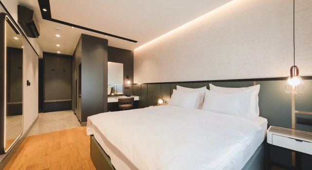Двухместный номер Standard с балконом и с видом на город SIGNUM Hotel
