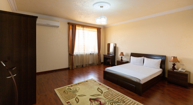 Superior Doppel Zimmer mit Blick La Defense Hotel Yerevan