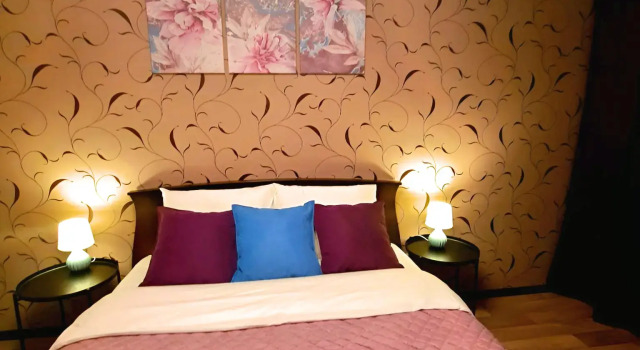 Четырёхместные апартаменты с балконом Lux  Apartments