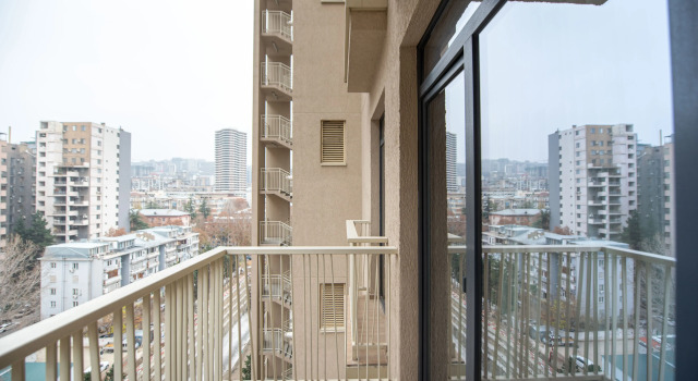 Двухместные апартаменты с балконом и с красивым видом из окна Apartments in a Well-Maintained Complex with a Dishwasher