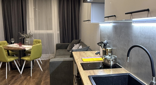 Premium s Sovremennym Dizainerskim Remontom v Raione Minsk Mir Apartments, Buchen Sie Ferienwohnung Minsk Minskaja Woblasz