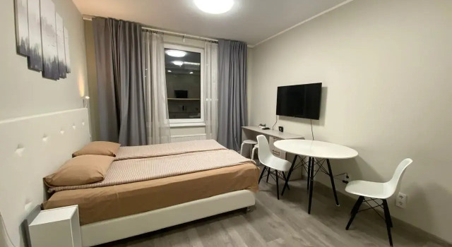 Samotsvet Studiya Ryadom S Aeroportom Flat, Rezervovat Apartmán Levné hotely v Petrohrad, poblíž Kupchino Metro Station
