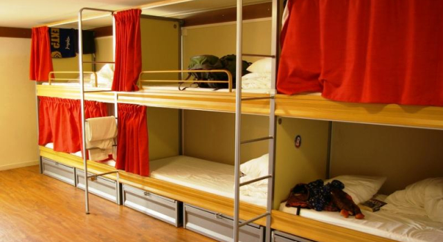 Кровать в общем номере Отель Sever Suites