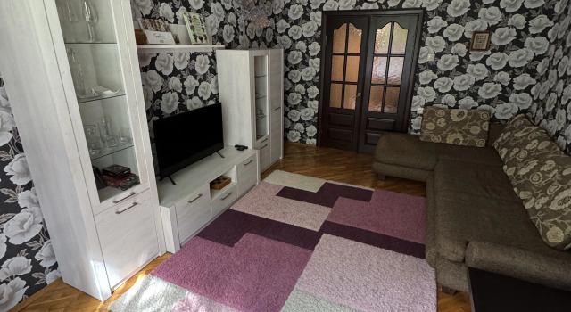 Dvukhkomnatnaya Uyutnaya Kvartira Flat, Book Apartment Hotels in Brest with Parking, Parking