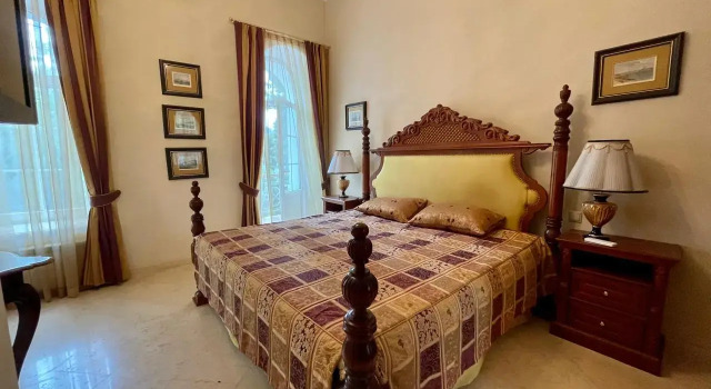 Ljuks Modest v Tavride na Naberezhnoj Jalty Apartments, Rezervovat Apartmán Jalta 