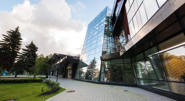 Parklane Resort and Spa