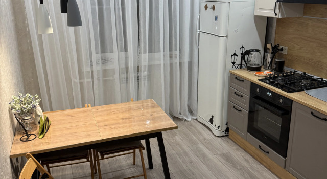 Uyutnaya Dvukhkomnatnaya Flat, Rezervovat Apartmán Hotely v Novgorodská oblast s parkováním, Parkování
