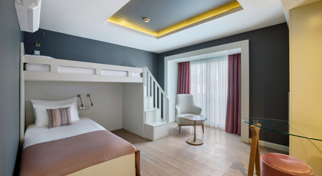 Люкс семейный Royal Дуплекс Mövenpick Resort Antalya Tekirova