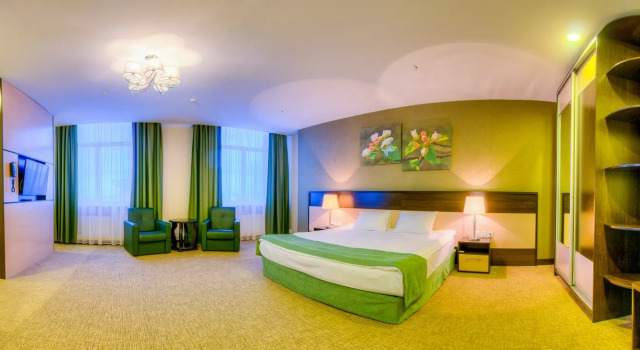 Двухместный полулюкс с видом на город Reston Hotel & Spa