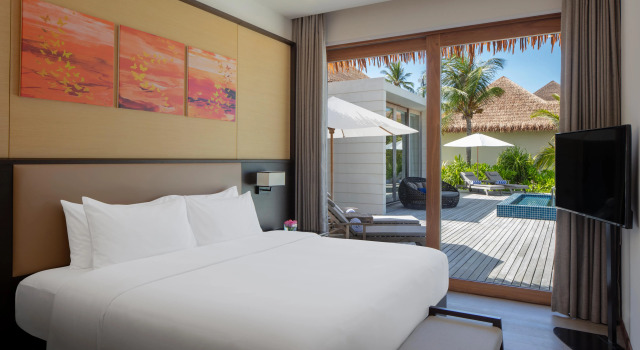Вилла Beach с 3 спальнями с видом на бассейн и на закат Radisson Blu Resort Maldives with 50 percent off on Sea Plane round trip 03 nights & above
