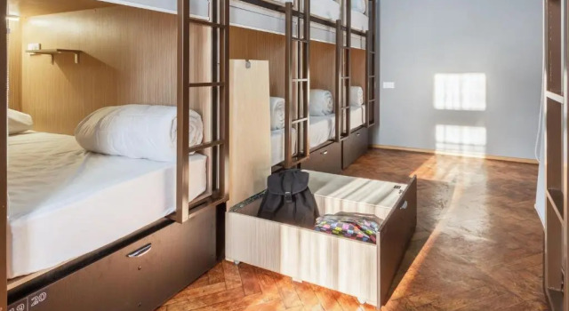 Capsule 5Nebo Hostel