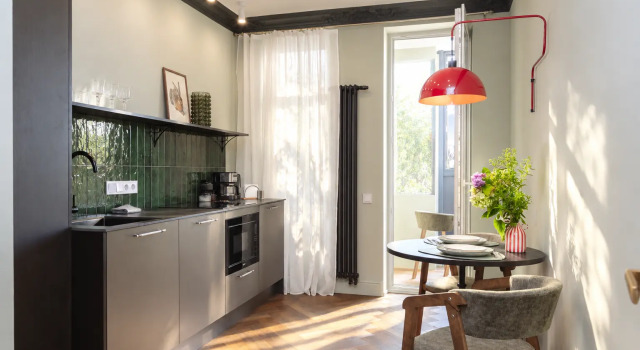 Angliiskaya Skazka Uilyama Morrisa Flat, Book Lejlighed Hoteller i Kaliningrad oblast med parkering, Parkering