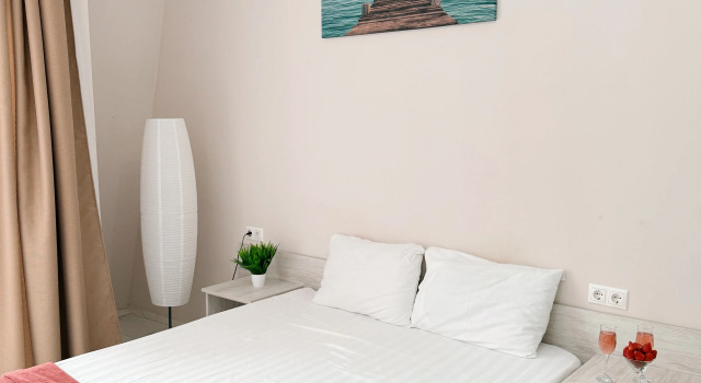 Двухместный номер Comfort с балконом и с видом на горы Отель A-more Gagra