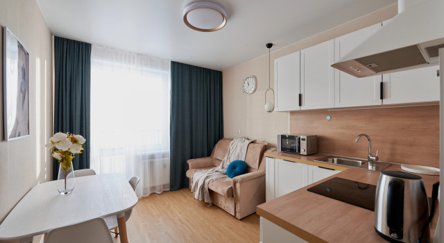 Kvartira v stile minimalizm s vidom na Komarovo  Flat, Book Apartment Hotels in Tyumen Region with Parking, Parking