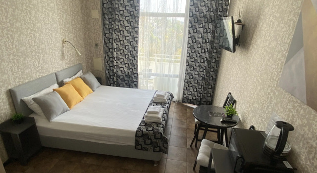 Трёхместный номер Standard с балконом и с видом на море Отель Joy Apartments