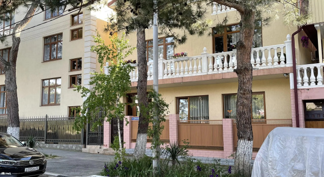 Tikhiy Dvorik Guest House, Забронировать Гостевой дом Геленджик Берег Геленджика