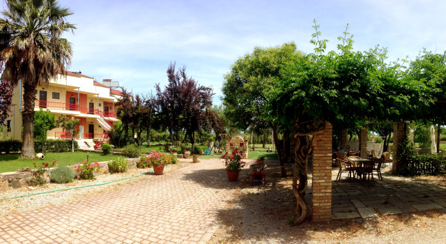 Aenaon Studios, Book Apartment Oreoí Evia