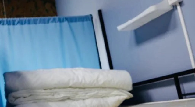 Кровать в общем номере с видом на внутренний двор Хостел Travel inn Преображенская