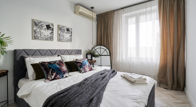 Dlya 4kh S Parkovkoy Vo Dvore Apartments, Rezervovat Apartmán Hotely v Otradnoye s parkováním, Parkování