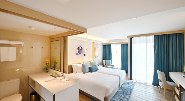 Двухместный номер Superior с балконом и с видом на город M Pattaya Hotel - SHA Extra Plus