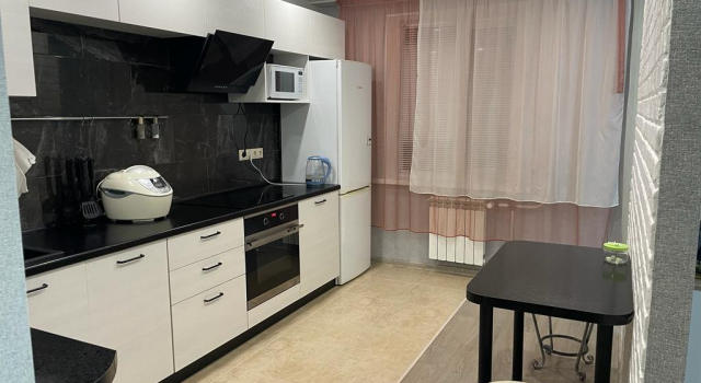 Odnokomnatnaya Na A. Kutuya  Apartments, Prenota Appartamento Avtozavodsky district 
