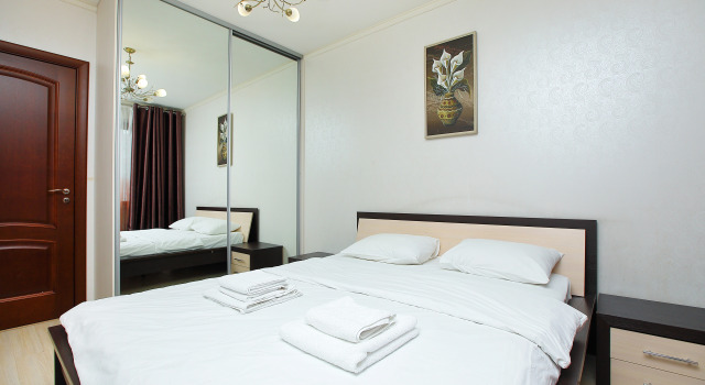 V stile minimalism s jivopisnim vidom na park Sadi mechti Flat, Reserva ahora Apartamento Hoteles en Krasnoyarsk con aparcamiento, Aparcamiento
