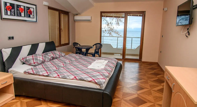 Двухместный номер Deluxe с балконом Hotel Mizo