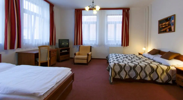 Pension U Tří sedláků, Boek Pension Hotels in Zuid-Bohemen met parkeren, Parkeren