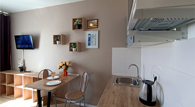 New Studio na Larushina 6/2 Flat, Rezervovat Apartmán Hotely v Lyuberetsky District s parkováním, Parkování