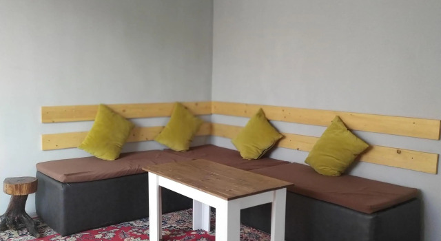 "STAIRS"guest house, Book Condo Hotel Yerevan Armenia, near Yerevan Train Station