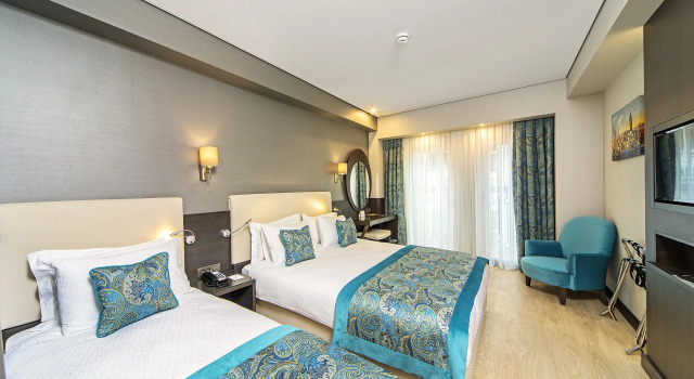 Трёхместный номер Standard Mukarnas Taksim Hotel