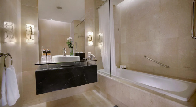 Dyrektorski suite The Grove Suites Hotel