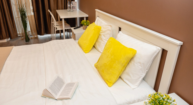 Komfort Doppel Zimmer mit Blick auf den Innenhof Smart Kantemirovski Hotel