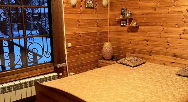 Коттедж с балконом и с красивым видом из окна Частный дом Колосково