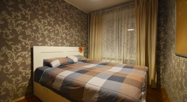 Na Uralskoy Flat, Prenota Appartamento  