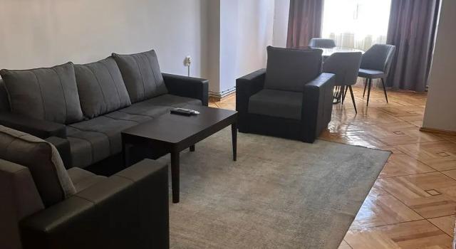 Apartament 3 camere cu balcon și cu vedere la oraș Hotel Mashtots Hotel