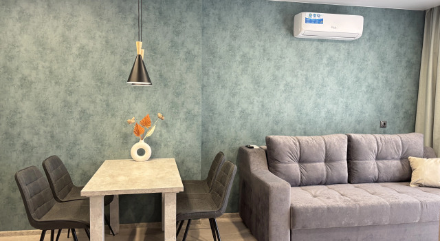Lyuks U Akvaparka Po Doroge V Aeroport I Ekspotsentr Flat, Book Lejlighed Hoteller i Novosibirsk med pool, Swimmingpool