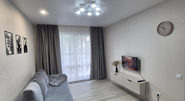 Uyutnaya Yevrodvushka V Tsentre Petrozavodska Flat, Prenota Appartamento Hotel a Carelia con parcheggio, Parcheggio
